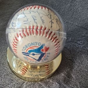 SIGNED BLUEJAYS BASEBALL